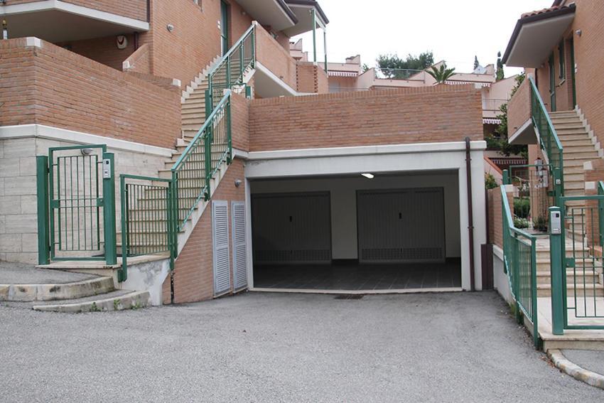 Appartamento Mare Sirolo Con Garage Privato Luaran gambar